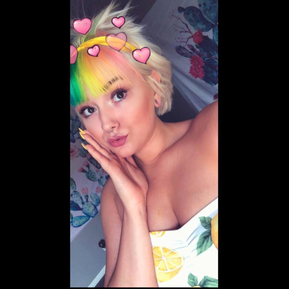 Meet your Posher, Niiki